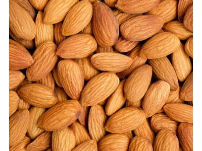 Мигдаль: користь, види та як вживати його щодня