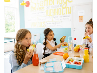 Що покласти дитині в ланчбокс без солодких пасток